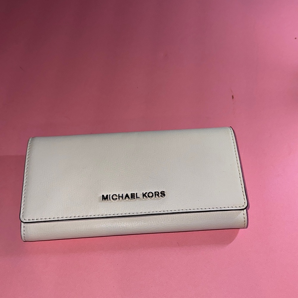 Michael kors wallet